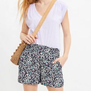 Loft Fluid Pull On Shorts in Bird Print